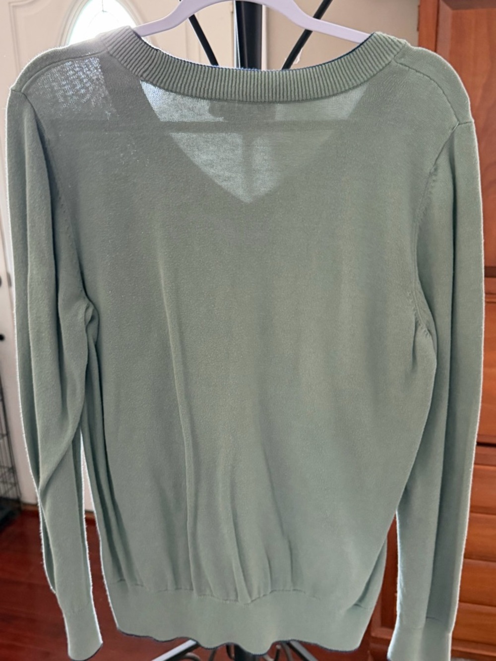 Vineyard Vines Women's V-Neck Sweater in Olive - Picture 3 of 3
